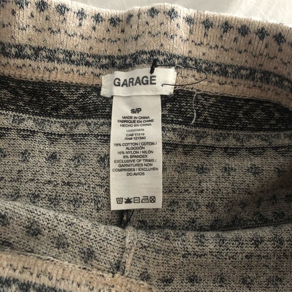 Two pairs of pattern leggings - Picture 4 of 7